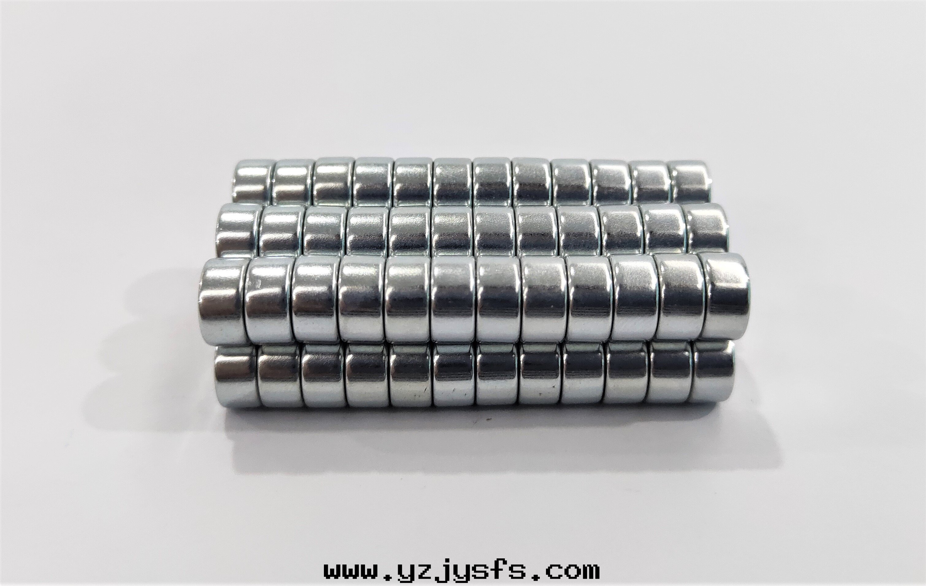 五(wǔ)金(jīn)工具磁铁(tiě)