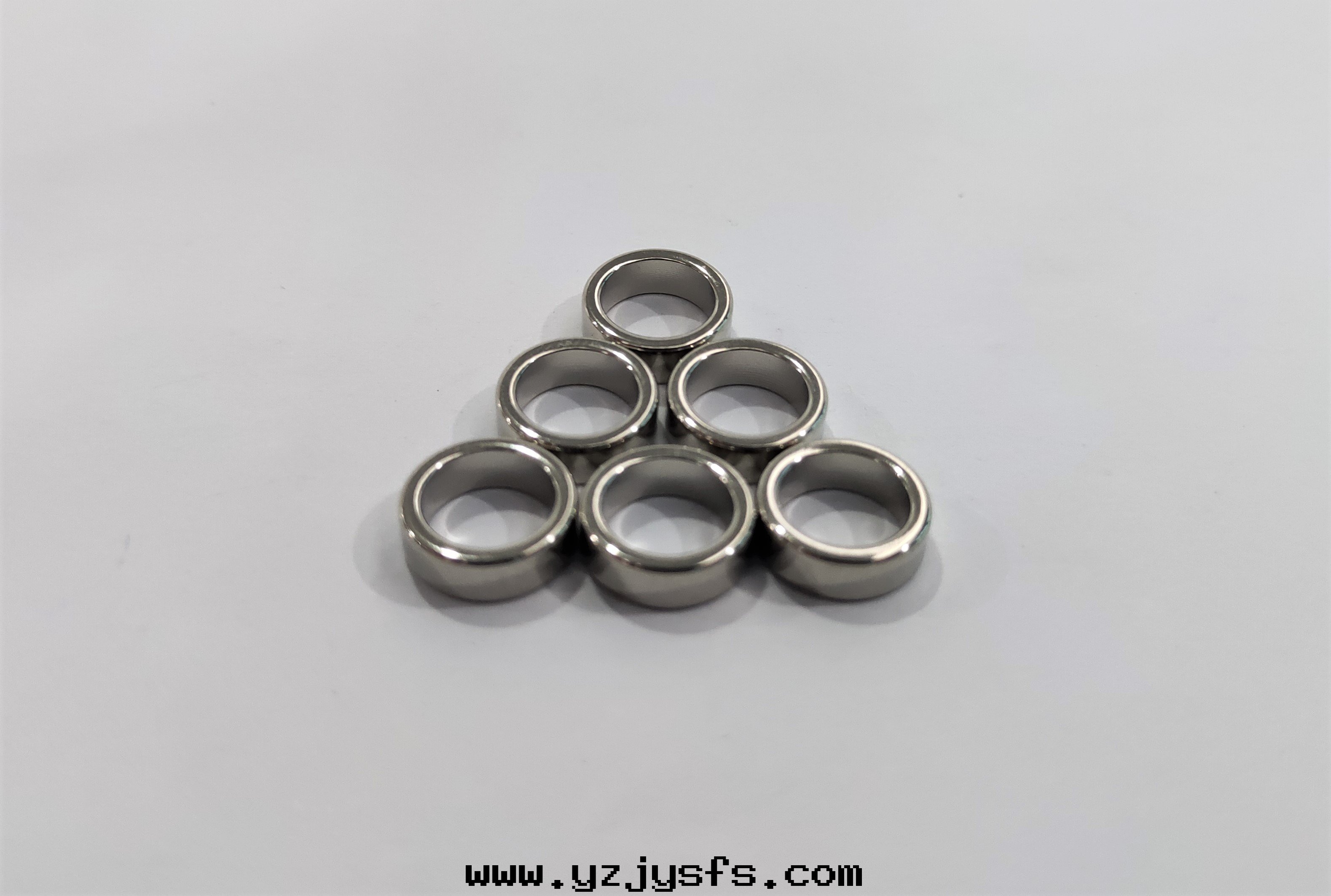 圆(yuán)环(huán)磁铁(tiě)