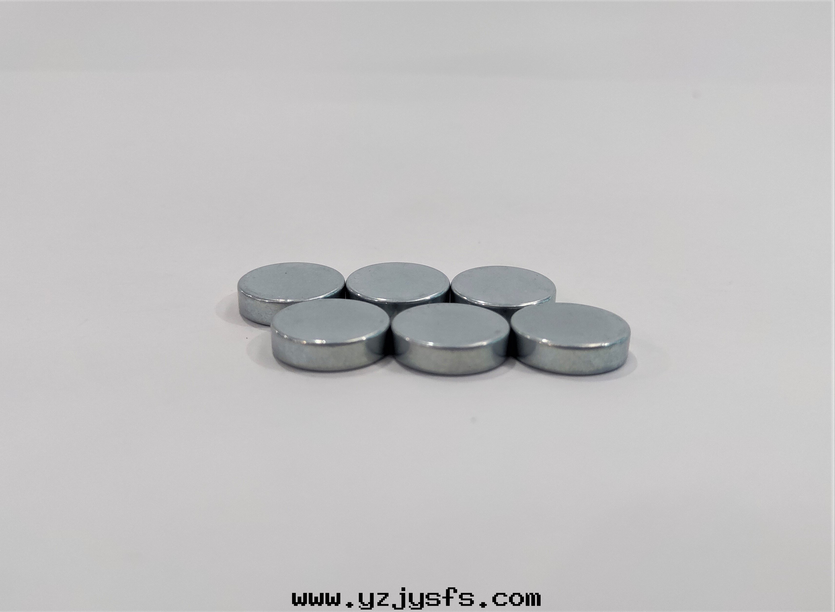 蓝牙(yá)音(yīn)響磁铁(tiě)