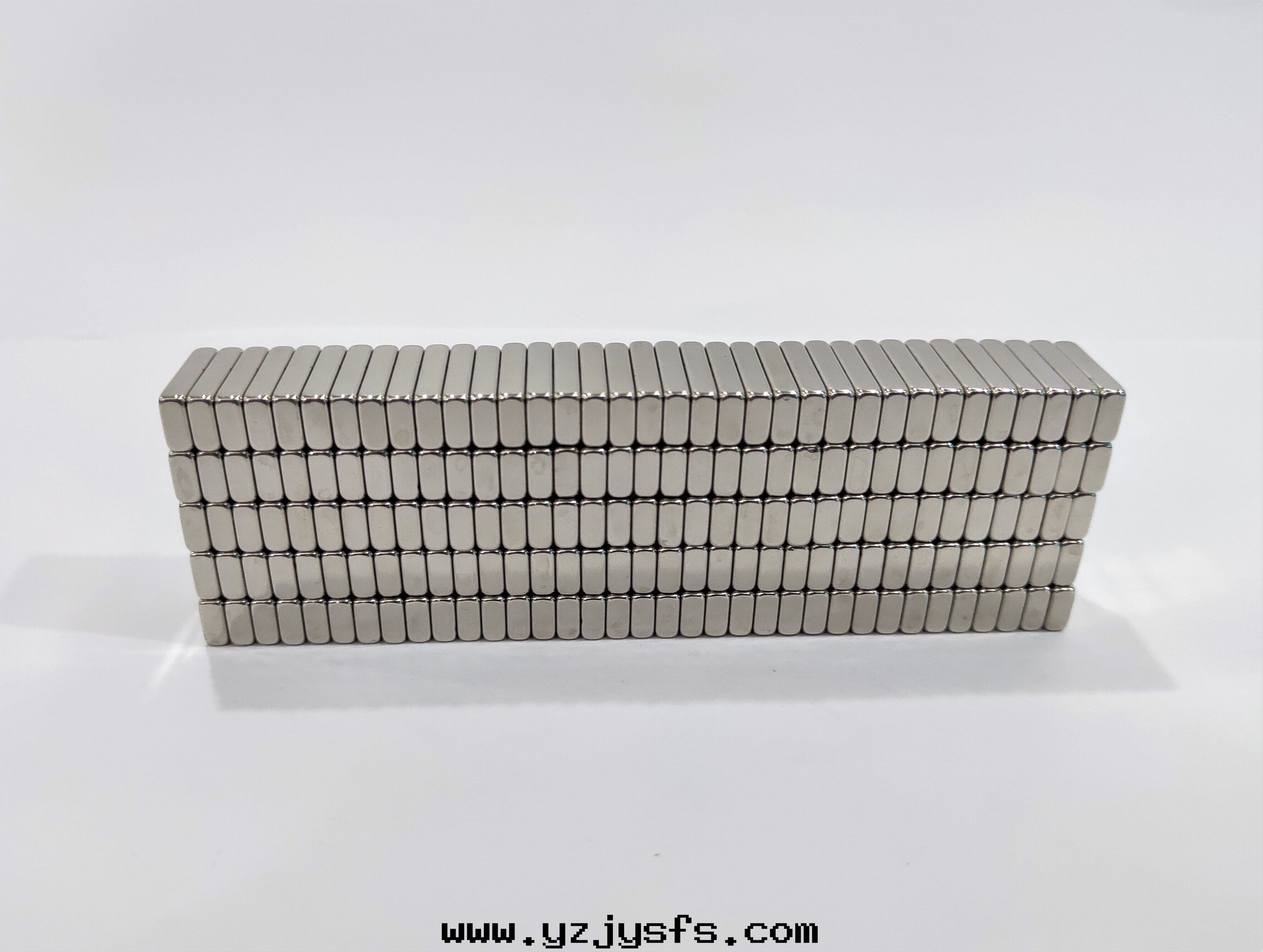 固定(dìng)裝(zhuāng)置磁铁(tiě)